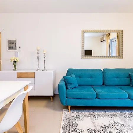 Cozy Aurora Apartment *